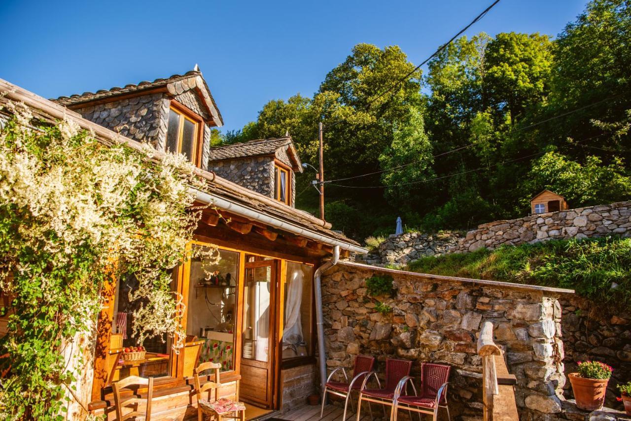 The Dragon Barn - Grenier Villa Ascou Bagian luar foto